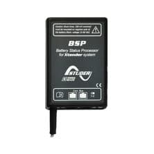 Moniteur de batterie Studer BSP : boîtier noir sérigraphié « BSP — Battery Status Processor for Xtender system », avec son câble de mesure en pied.